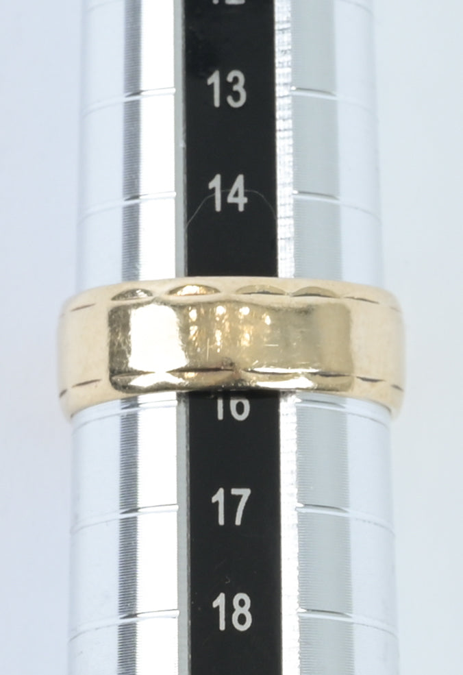 UK 1969 9ct gold ring B