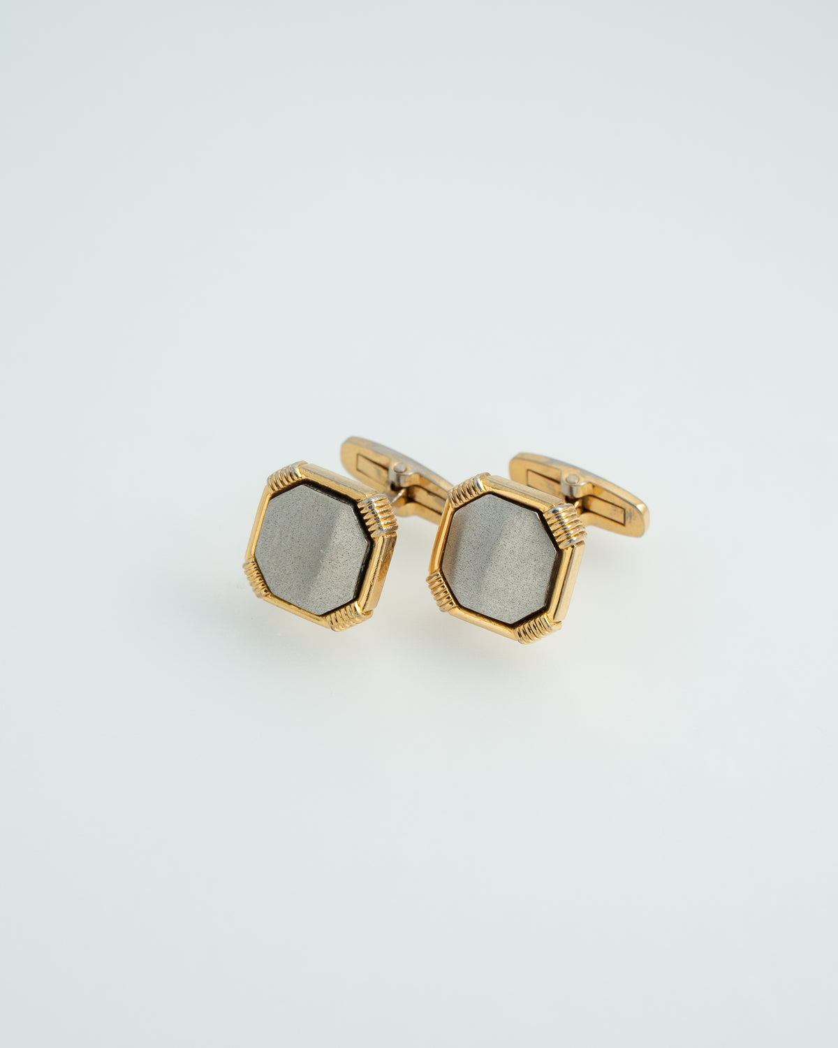 Yves Saint Laurent / cufflinks
