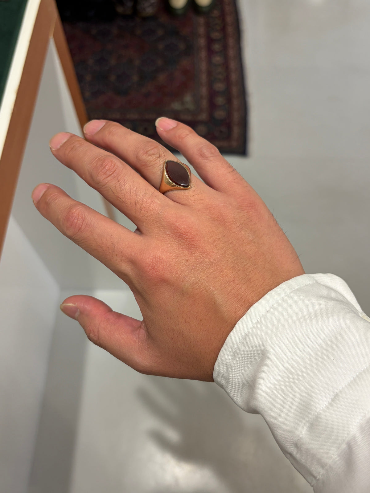 UK 1911 9ct gold carnelian ring