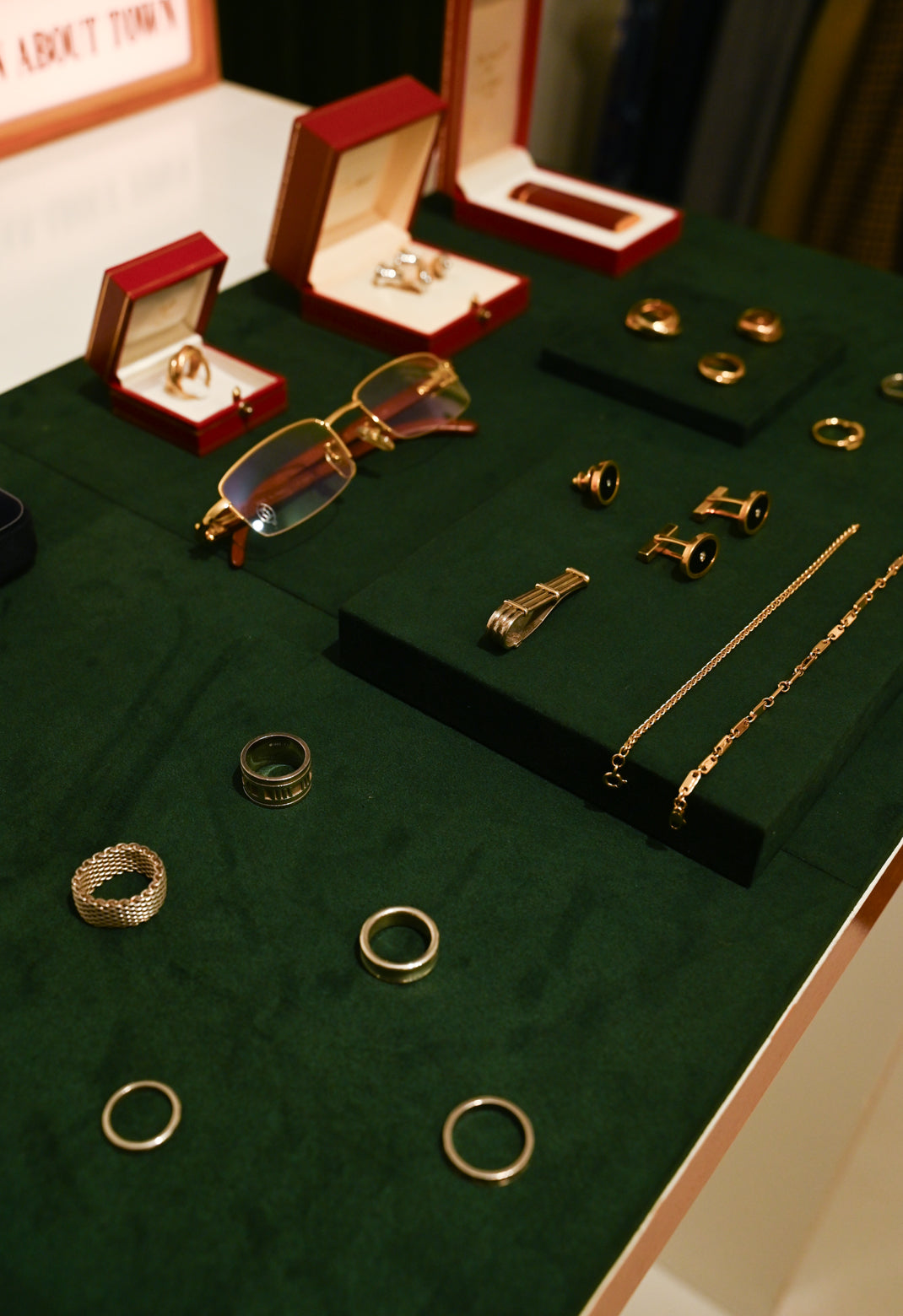 TRUE GOLD | Vintage Jewelry & Objects