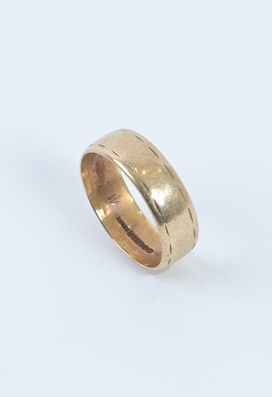 UK 1969 9ct gold ring A