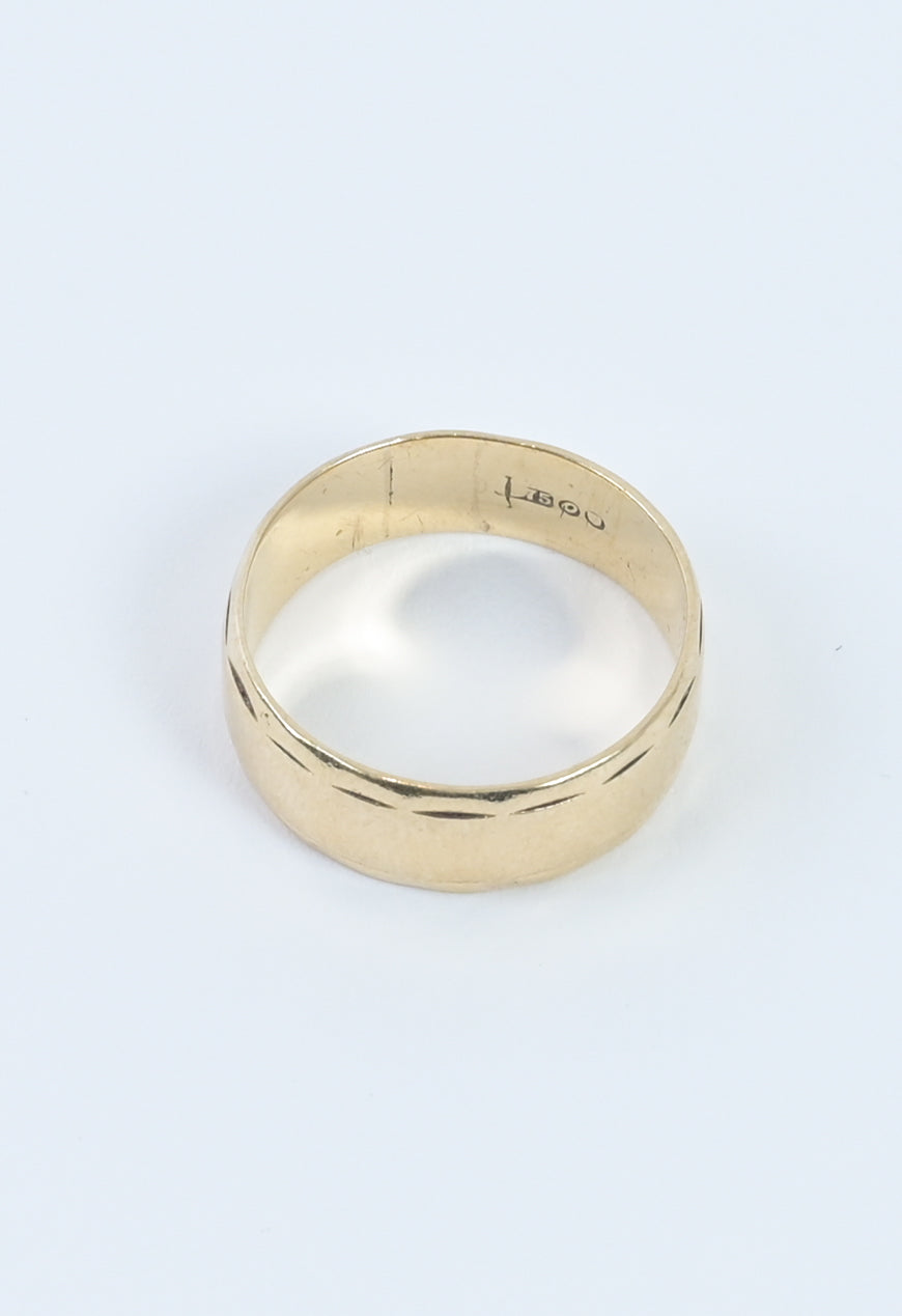 UK 1969 9ct gold ring B