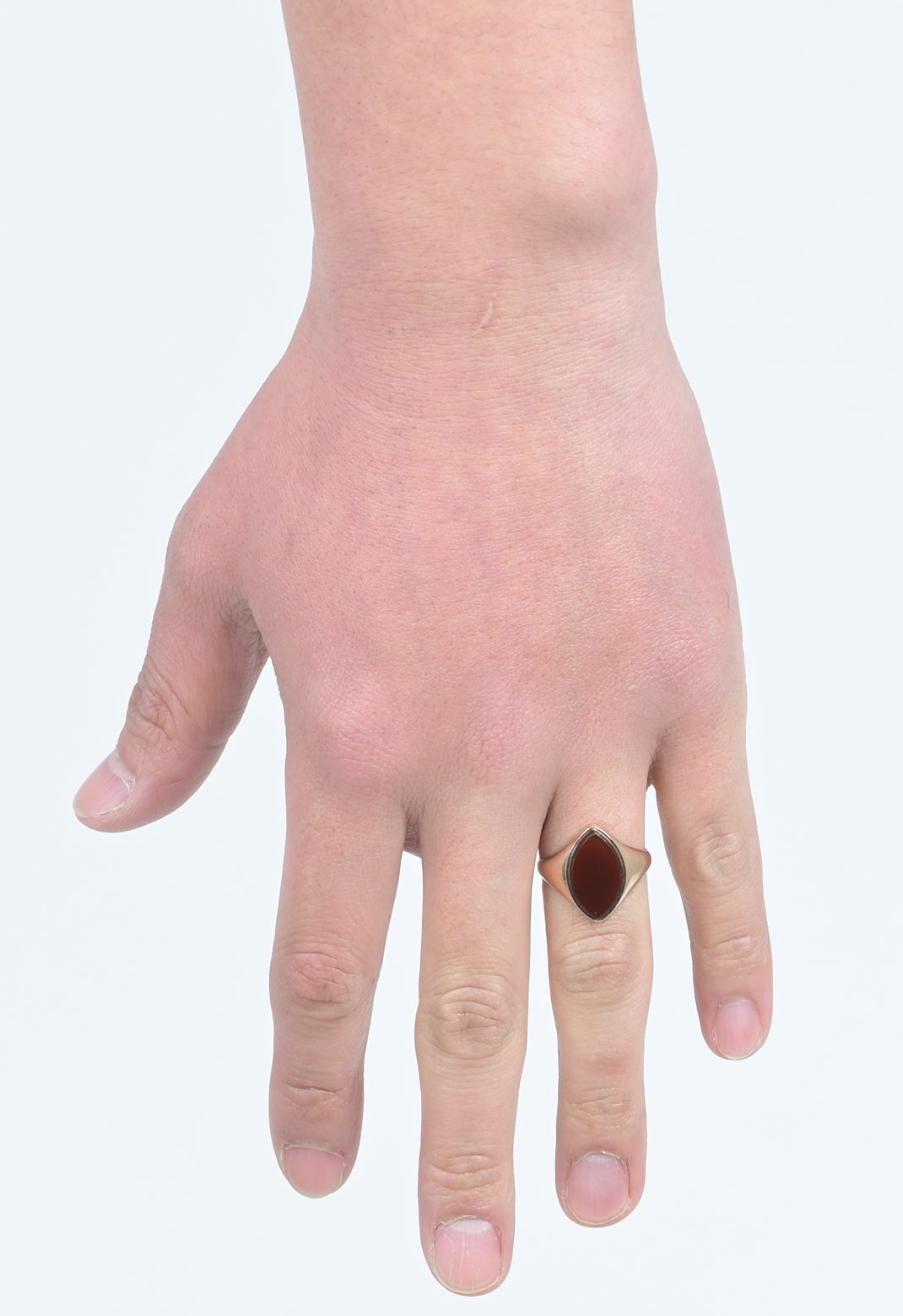 UK 1911 9ct gold carnelian ring