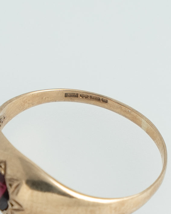 UK 1960-70s 9ct Gold with Red Stone Ring