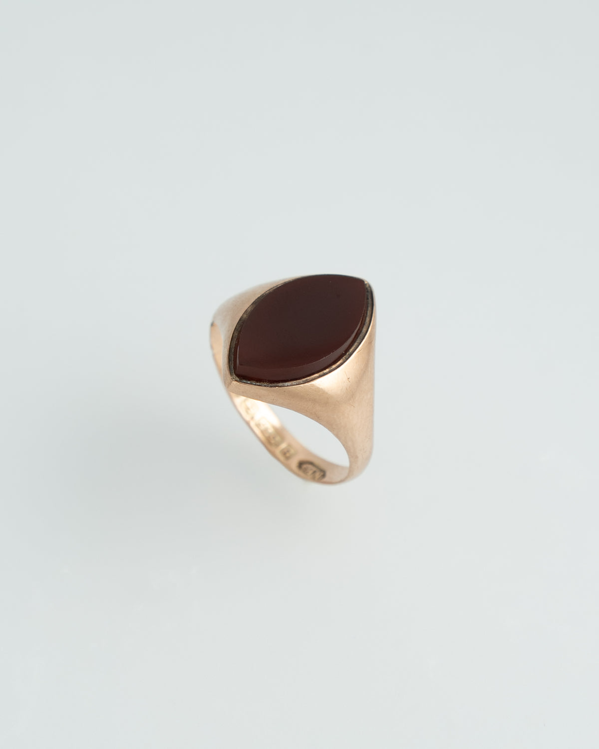 UK 1911 9ct gold carnelian ring