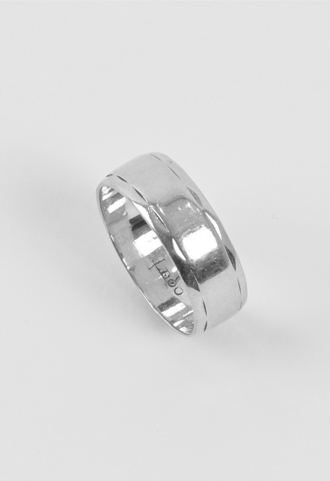 UK 1969 9ct gold ring B